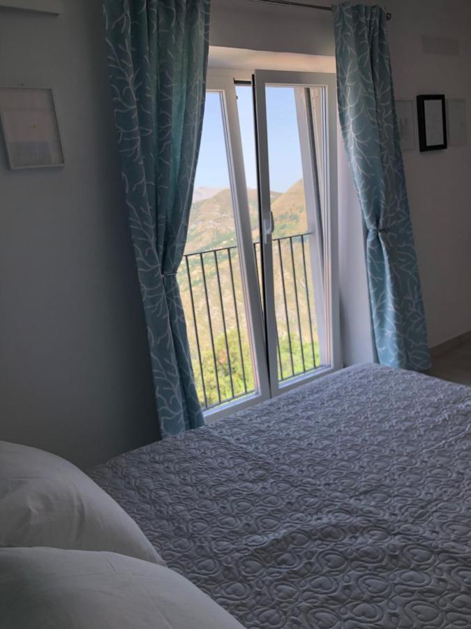 Un Capriccio - Ginepro Apartment Aieta ภายนอก รูปภาพ