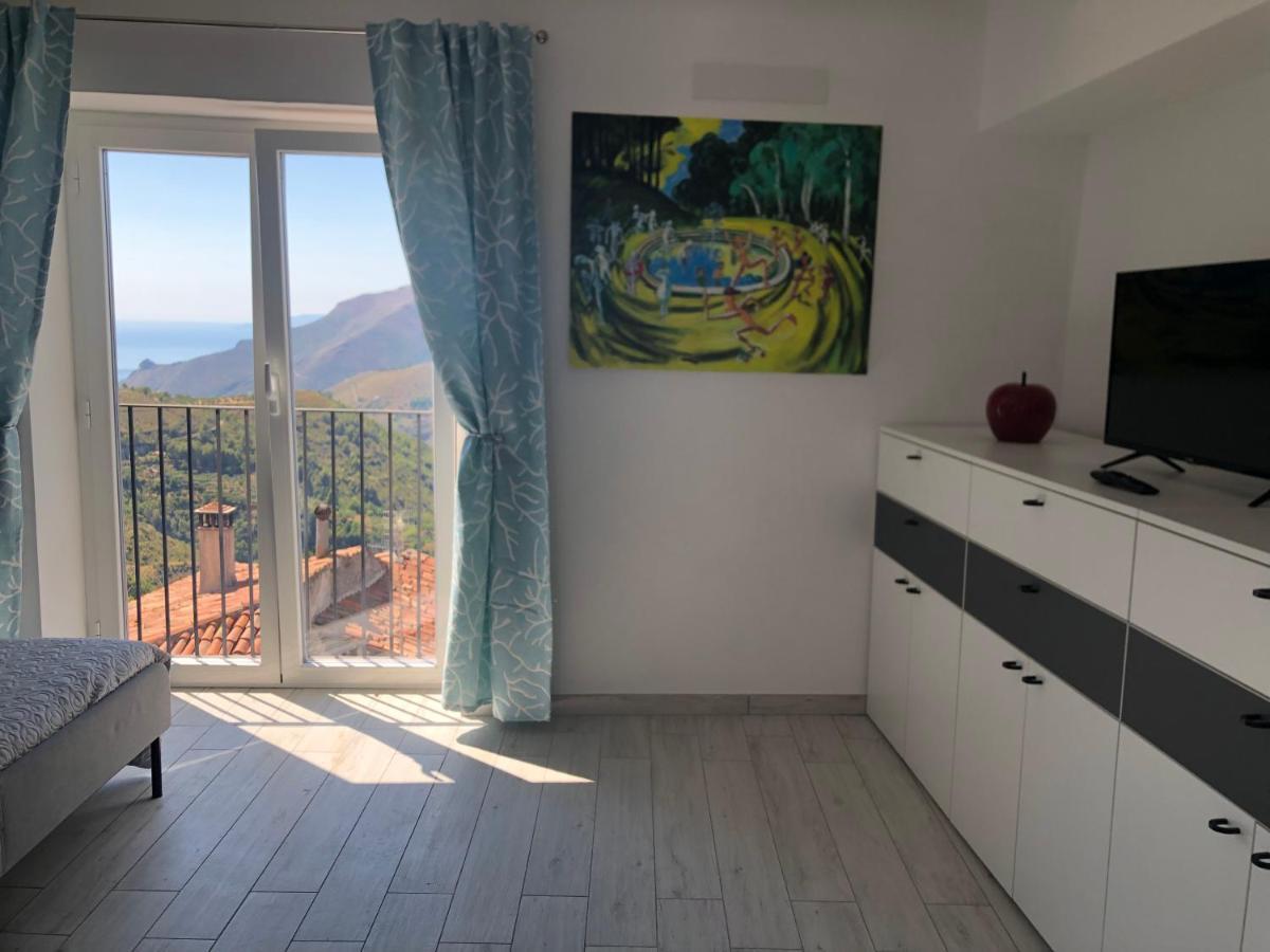 Un Capriccio - Ginepro Apartment Aieta ภายนอก รูปภาพ