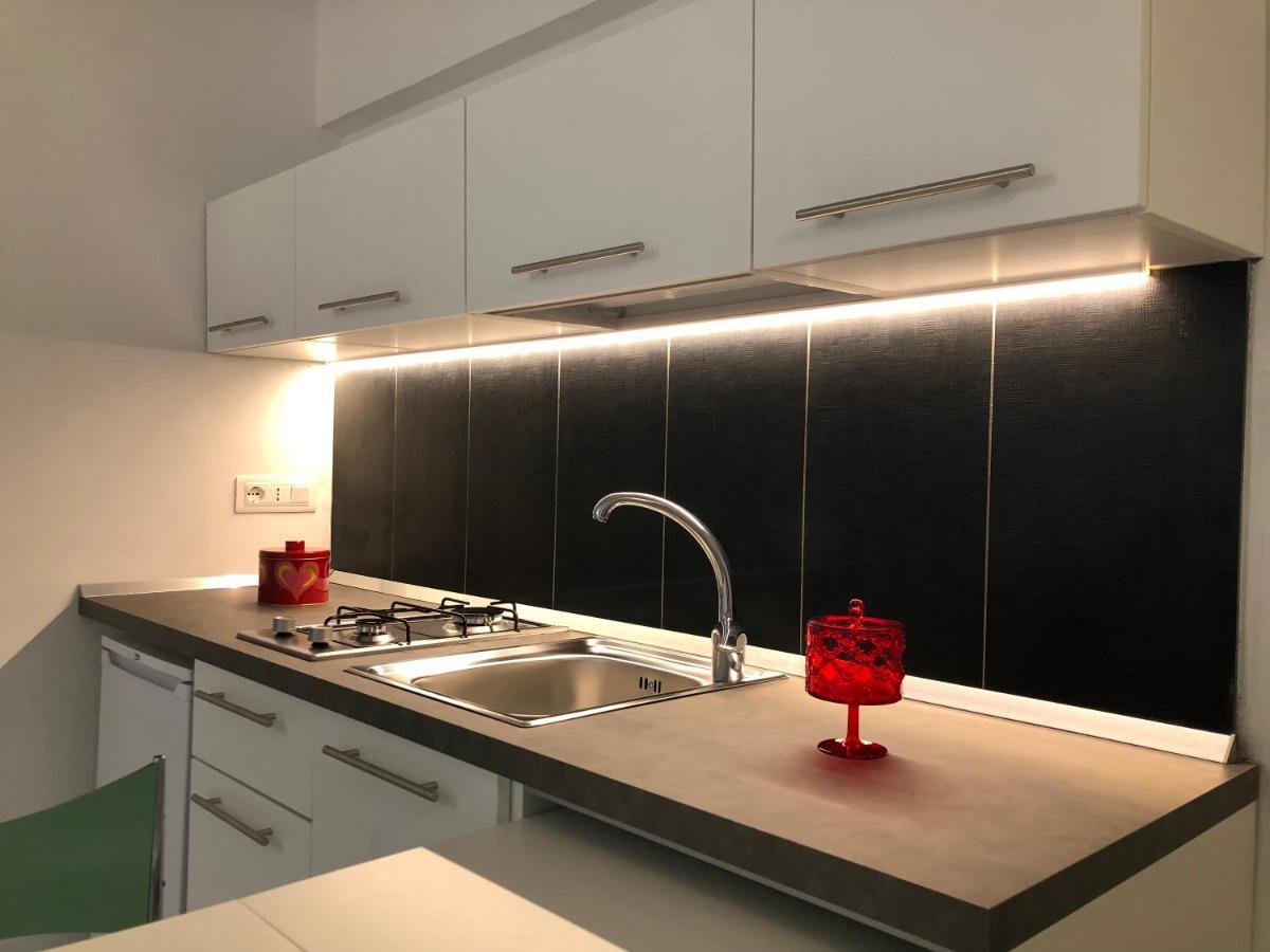 Un Capriccio - Ginepro Apartment Aieta ภายนอก รูปภาพ